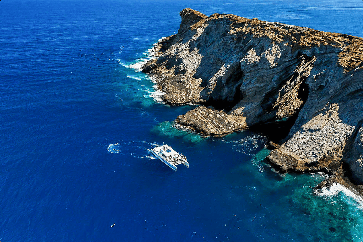 Holoholo Charters - Niihau & Napali Tour